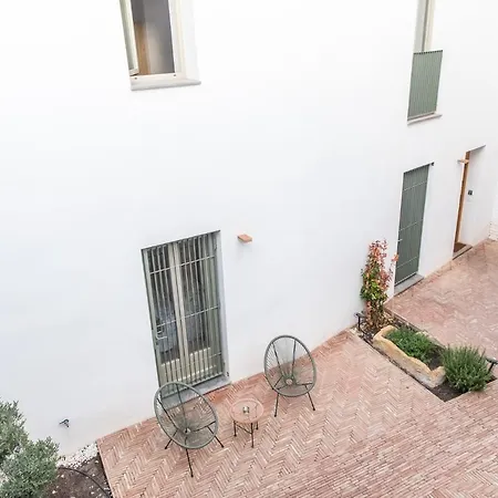 Patio Del Lino *